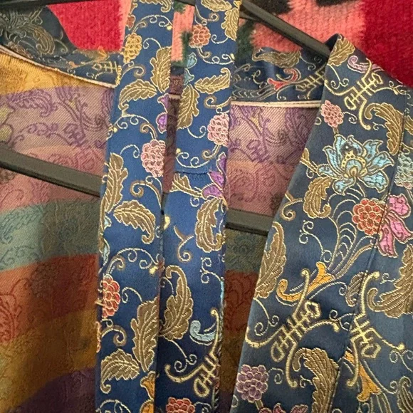 Floral Patterned Long Robe - Picture 4 of 4